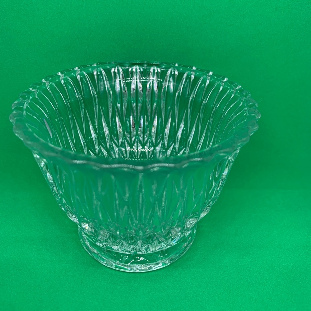 Small dish with diamond sides and starburst bottom